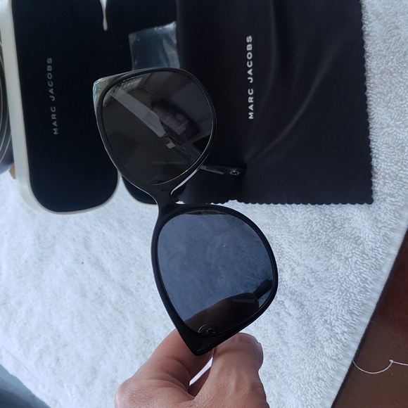 Marc Jacob's sunglasses 🕶 😎 😍 🔥 - Picture 6 of 16